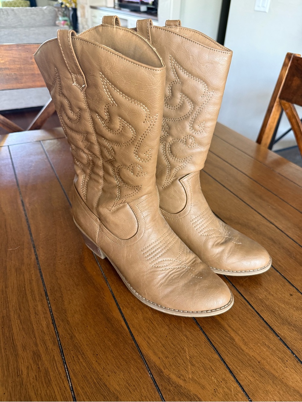 Women’s Tan Western Mid-Calf Heeled Boots